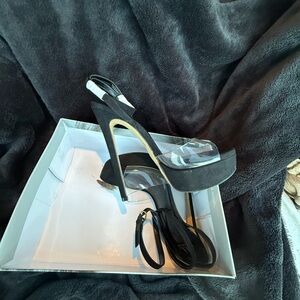 Jennifer Lopez Black Platform Heels